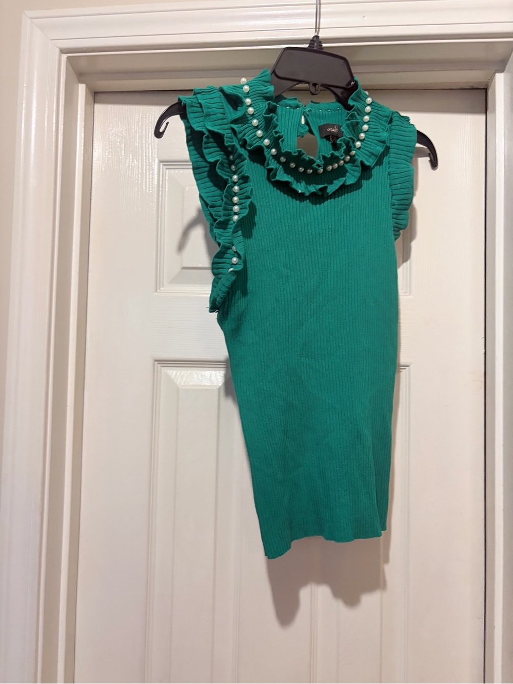 Ruffled Pearl-Accent Sleeveless Knit Tank in Teal